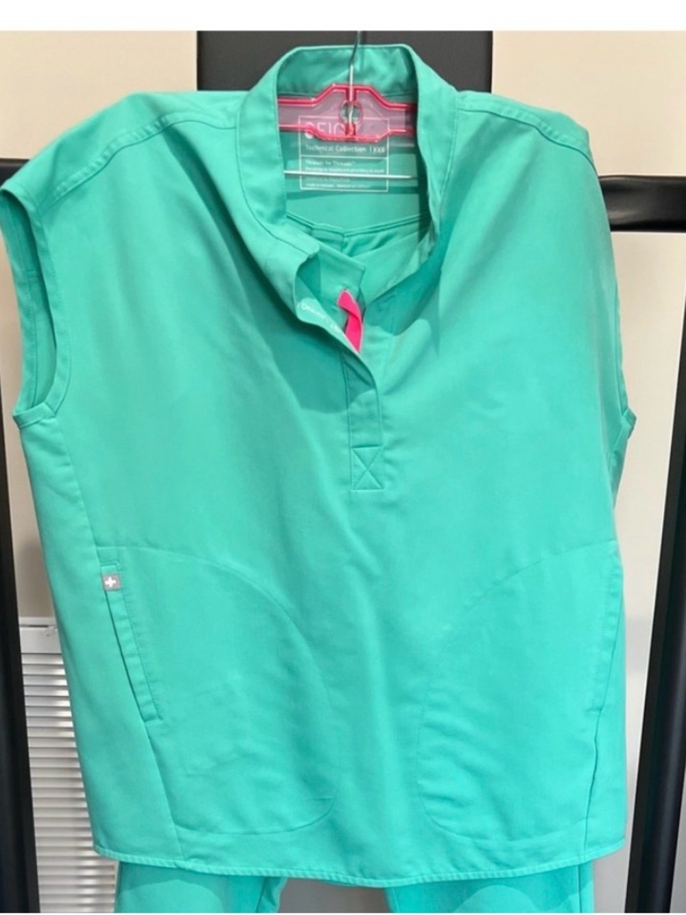 Figs Women's Sleeveless Tunic in Teal